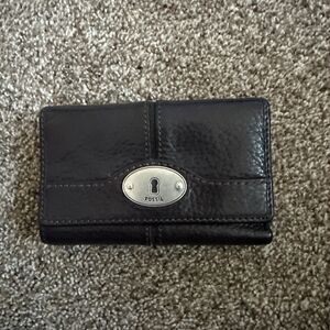 Fossil Maddox Key Hole Multifunction Black Patent Leather Quad-Fold Wallet